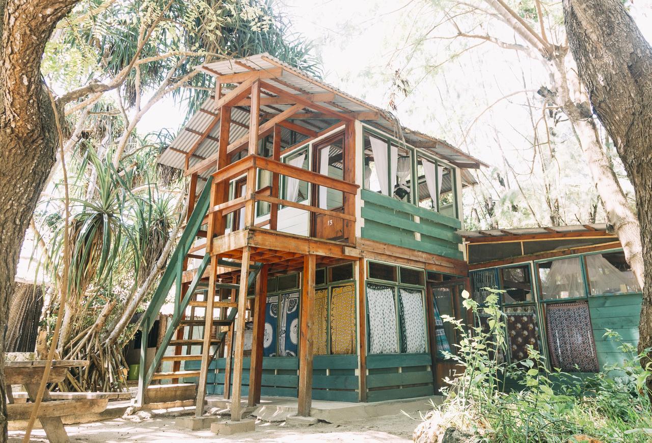 Mikadi Beach Camp & Backpackers Hostel Дар ес Саалам Екстериор снимка